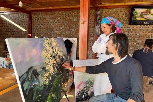 Khai mạc Trại sáng tác hội họa 'Lạc trôi dưới rừng sơn tra'