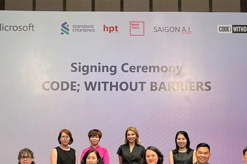Standard Chartered, Microsoft hợp tác thúc đẩy phụ nữ tiếp cận công nghệ