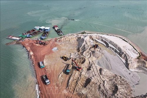 'Giải cơn khát' vật liệu san nền cao tốc từ cát biển