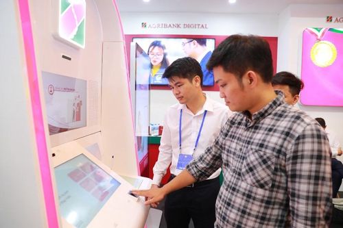 Tăng tốc số hóa, nhiều ngân hàng có tỷ lệ hơn 90% giao dịch online