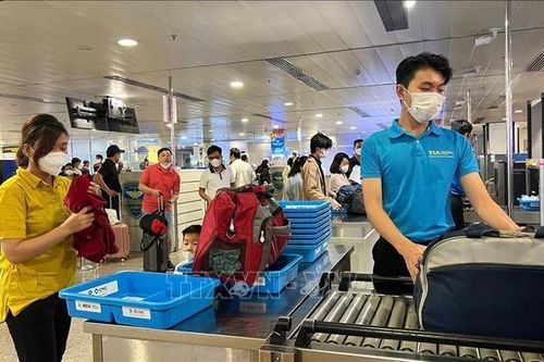 Đề xuất rút ngắn thời gian xuất nhập cảnh tại sân bay Tân Sơn Nhất để phát triển du lịch