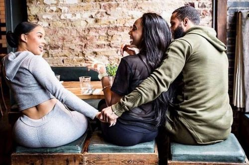 Lý do tại sao đàn ông hứa bỏ vợ để lấy 'người thứ ba' nhưng lần lữa mãi không làm