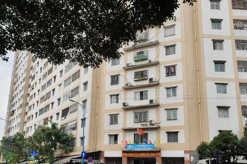 Bắt Trưởng Ban quản trị chung cư Miếu Nổi