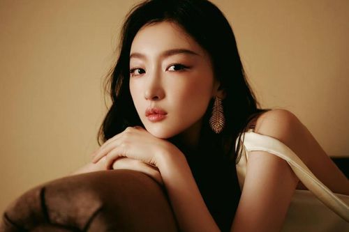 Tam kim ảnh hậu Châu Đông Vũ bị khách mời 'bóc phốt' thái độ tại tuần lễ thời trang