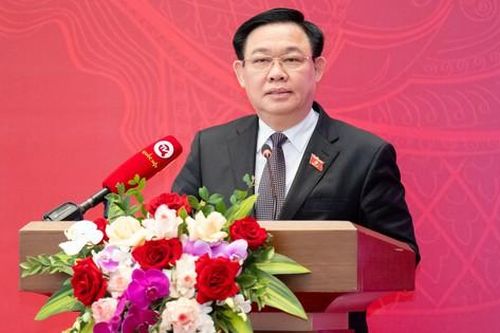 Chủ tịch Quốc hội: Cần áp dụng mạng xã hội nhiều hơn cho truyền thông chính sách