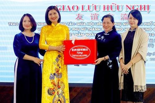Phụ nữ Việt Nam - Trung Quốc giao lưu thắm tình hữu nghị