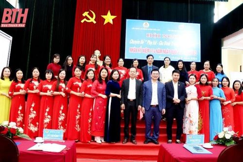 Nói chuyện chuyên đề 'Phụ nữ - Gia đình trong thời đại mới'