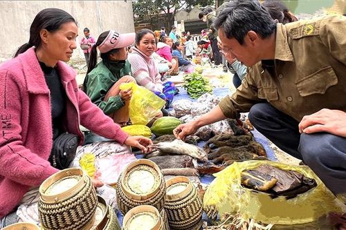 Chợ biên viễn...