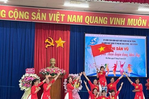 Hơn 100 phụ nữ Phú Thiện tham gia hội thi dân vũ