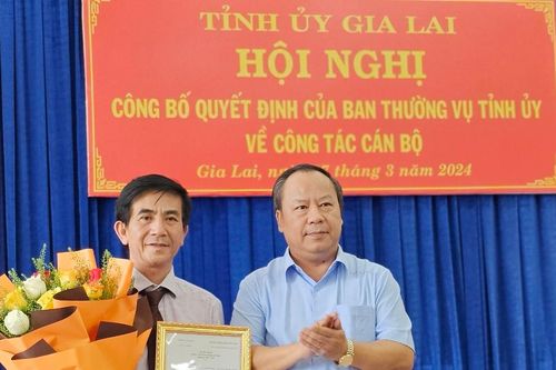 Công bố quyết định chuẩn y Phó Bí thư Thành ủy Pleiku