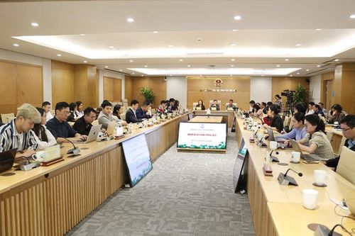 Trong tháng 3-2024, tổ chức đấu giá các băng tần 2600 MHz và 3700 MHz