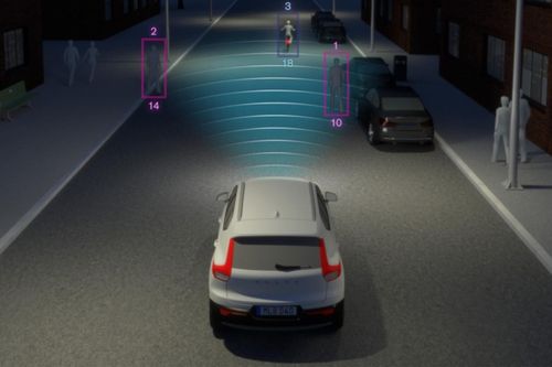 Volvo tiên phong an toàn: Trang bị tính năng cảnh báo tai nạn giao thông phía trước