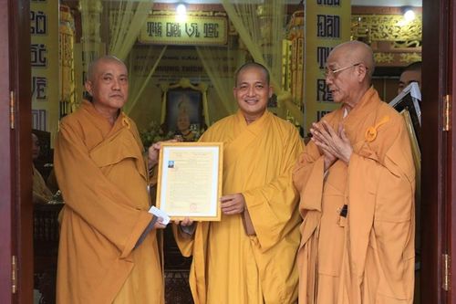 Long An: Công bố quyết định bổ nhiệm trụ trì chùa Long Nghĩa (H.Cần Đước)