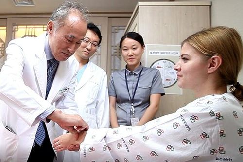 Vai trò lớn của bác sĩ trong nền kinh tế Hàn Quốc