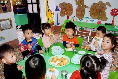 Phú Thọ: Hạ Hòa chăm lo bữa ăn bán trú các trường mầm non