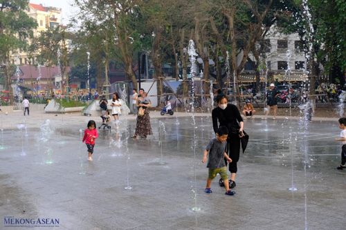 Diện mạo khác lạ của vườn hoa Vạn Xuân, Hàng Đậu sau khi được cải tạo