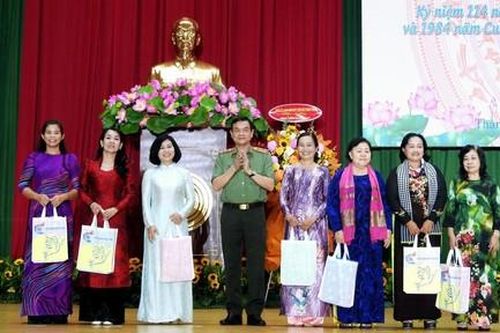 Những đóng góp của nữ CBCS làm dày thêm thành tích của lực lượng Công an TPHCM