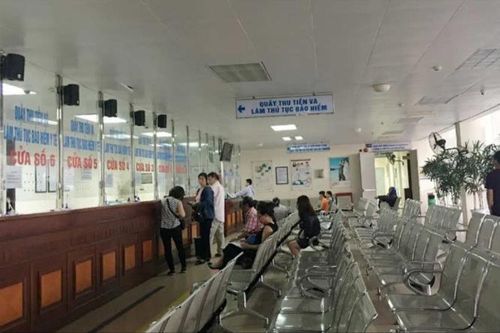 Cảnh báo tình trạng bán số khám cho bệnh nhân