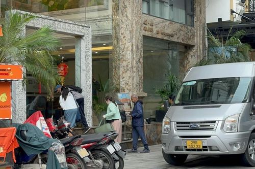 Bị đình chỉ, Rex Hà Nội Hotel vẫn ngang nhiên đón khách