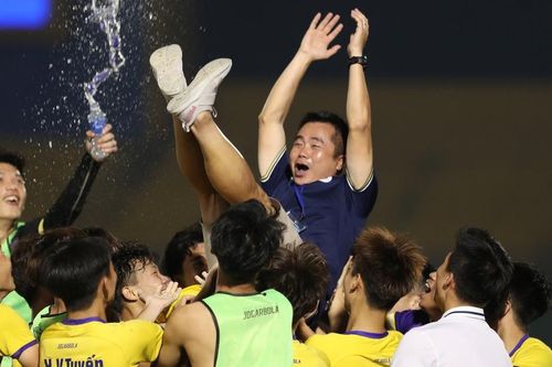 Hà Nội FC: Niềm tin nào từ sức trẻ?