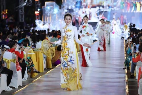 Khai mạc Lễ hội Áo dài TP.HCM lần thứ 10