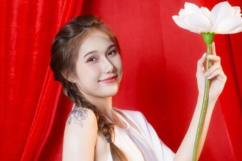 'Tiên nữ' bóng chuyền triển vọng hàng đầu Việt Nam gây sốt với nhan sắc lai tây, được ca ngợi 'ăn đứt' cả Kiều Trinh