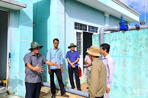 Cà Mau hành động nhanh, không để dân khát nước, mua nước với giá đắt đỏ