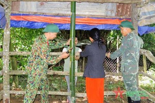 Hiệu quả mô hình 'Chi bộ Đảng giúp đỡ hộ gia đình khó khăn'