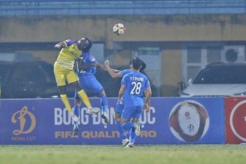 Tuấn Hải tỏa sáng, Hà Nội FC dễ dàng đánh bại Quảng Nam