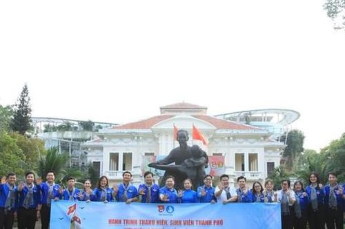 Tuổi trẻ TP. HCM về với đảo Phú Quý, Bình Thuận qua 'Hành trình thanh niên, sinh viên với biển, đảo Tổ quốc năm 2024'