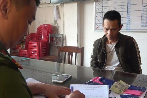 Bắt đối tượng 'bán dạo' hàng ngàn viên ma túy ở Huế