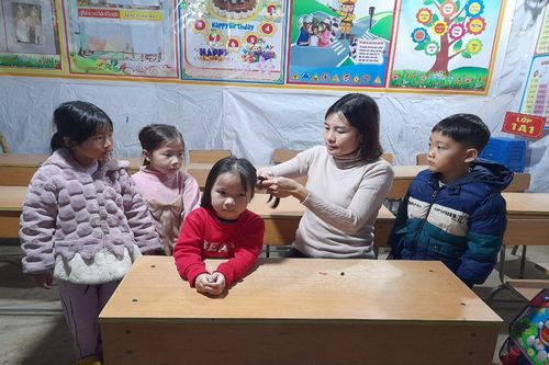 Những bông hoa 'hai giỏi'