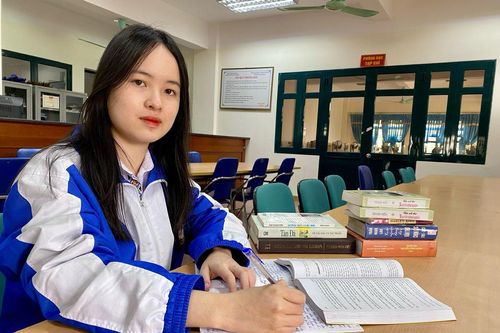 Nữ sinh Cao Lan vượt khó đạt giải Nhì HSG quốc gia môn Ngữ Văn