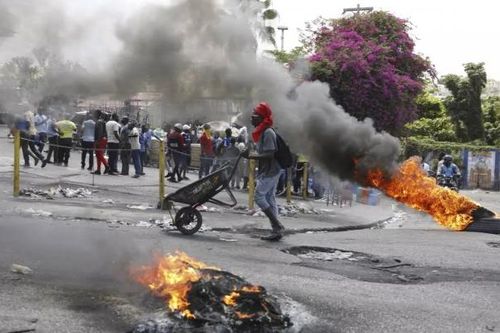 Haiti gia hạn tình trạng khẩn cấp, băng đảng tiếp tục bạo loạn và cướp phá