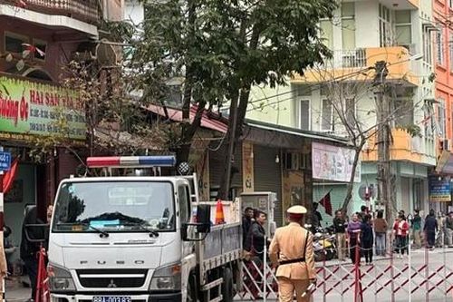 Công an dựng rào chắn đường vào khu vực nhà riêng của lãnh đạo tỉnh Vĩnh Phúc