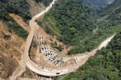 Gấp rút chống sạt lở 'điểm đen' Eo Cô Gái đường lên cửa khẩu Cầu Treo