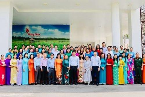 Bí thư Tỉnh ủy Đồng Tháp gặp gỡ, trao đổi với cán bộ, hội viên phụ nữ