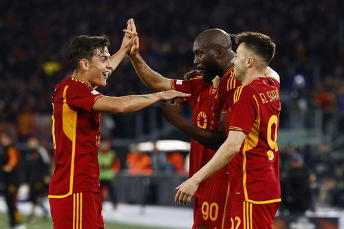 Roma thắng đậm Brighton, cầm chắc vé tứ kết Europa League