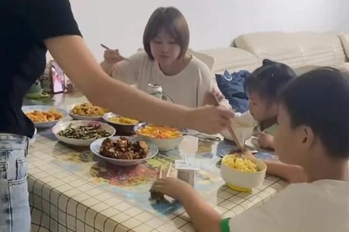 Hai mẹ đơn thân rủ nhau sống chung: Gia đình 4 người hạnh phúc vô cùng