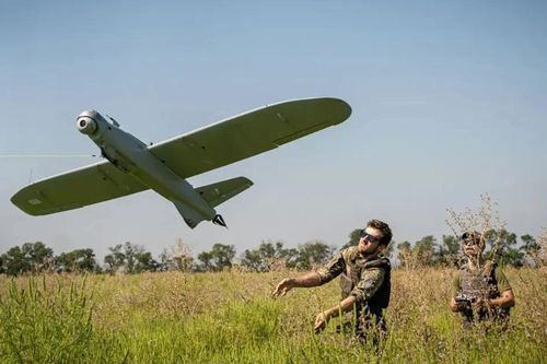 Pháp thúc đẩy kế hoạch hợp tác chế tạo thiết bị quân sự trên lãnh thổ Ukraine