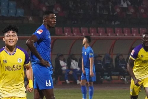 Thắng dễ Quảng Nam 3-1, Hà Nội FC vươn lên nửa trên bảng xếp hạng V-League