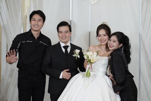 Đám cưới Ngọc Anh: Đình Tú lẻ bóng, visual 'mẹ bỉm' Mai Phương chiếm trọn spotlight