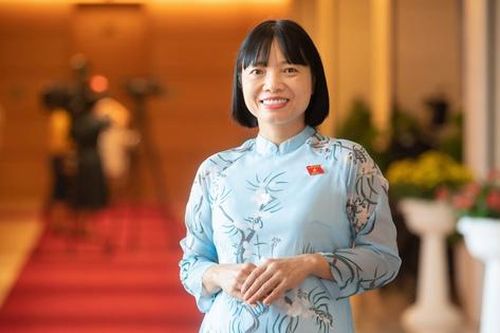 'Chưa cai sữa, nhiều nữ đại biểu mang con đi họp Quốc hội'