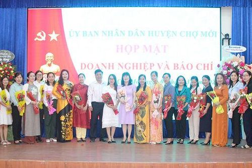 Chợ Mới tri ân doanh nghiệp và báo chí