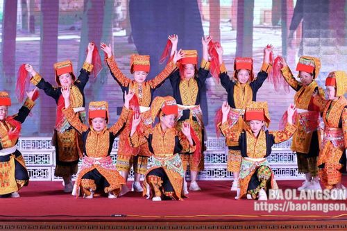 Khẳng định vị thế phụ nữ trong thời kỳ mới