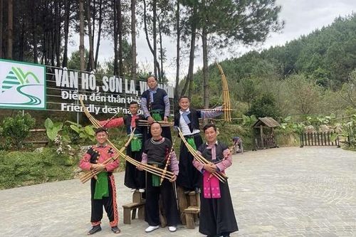 Vân Hồ (Sơn La): Công tác chuẩn bị cho Lễ hội Hoa Ban đang được thực hiện gấp rút