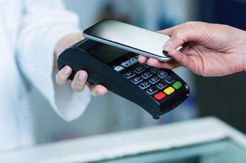 Giao dịch rút tiền giảm 15,14%, xu hướng thanh toán không tiền mặt lên ngôi