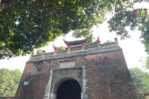 Khám phá di tích cổng thành Cửa Bắc