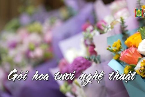 Gói hoa tươi nghệ thuật | Nhịp sống Hà Nội | 08/03/2024
