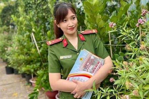 Những bông hoa lặng lẽ tỏa hương